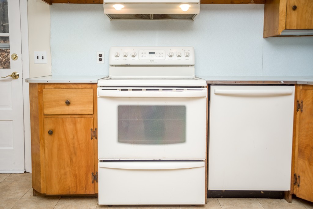 4 Harkness Road Pelham, MA 01002 - Photo 5 of 29 a utility room with dryer and washer
