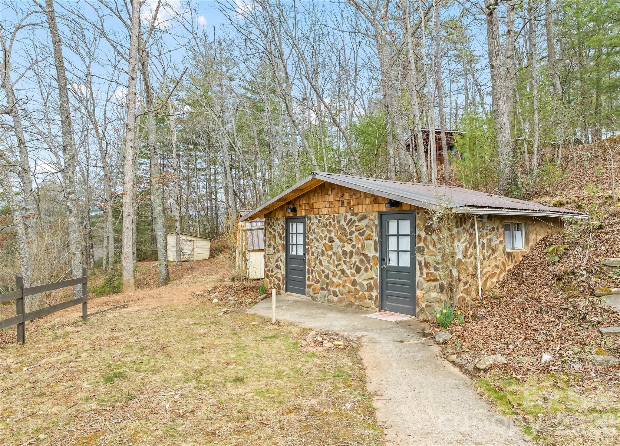 171 Fortner Road Bryson City, NC 28713 - Photo 18 of 32 a view of entrance gate of a house
