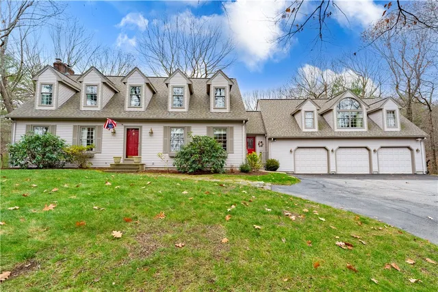 $855,000 | 113 Log Road, North Smithfield, RI 02830