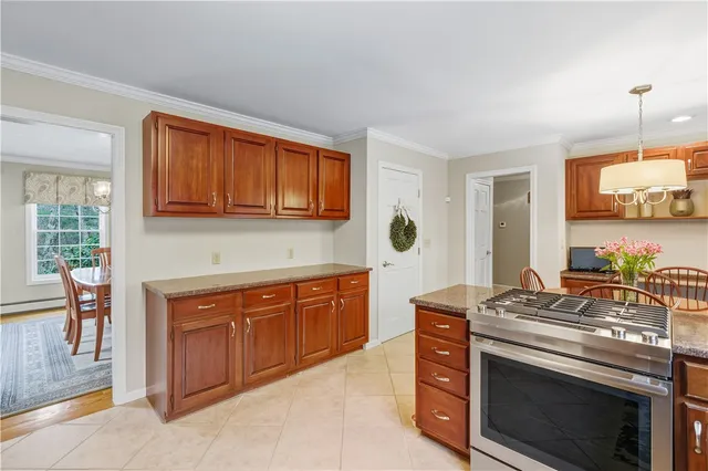 $855,000 | 113 Log Road, North Smithfield, RI 02830