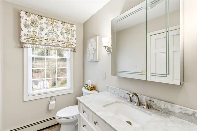 $855,000 | 113 Log Road, North Smithfield, RI 02830