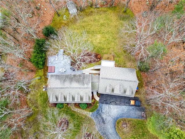 $855,000 | 113 Log Road, North Smithfield, RI 02830