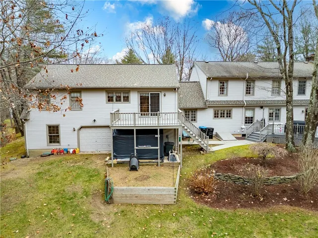 $855,000 | 113 Log Road, North Smithfield, RI 02830