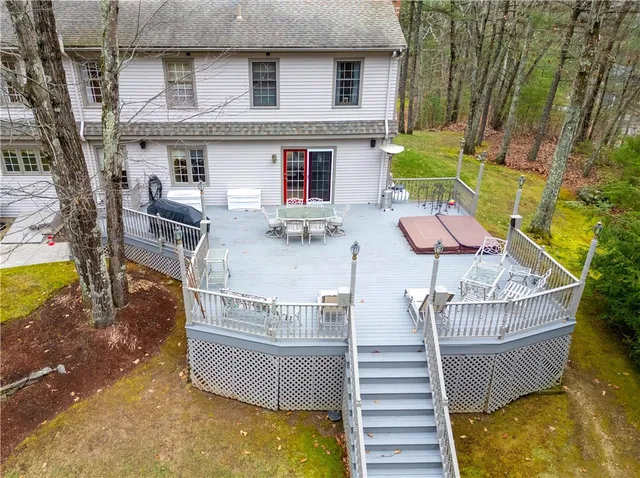 $855,000 | 113 Log Road, North Smithfield, RI 02830