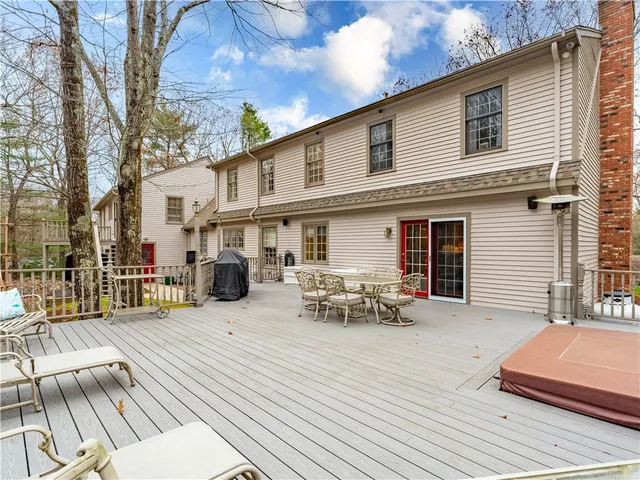 $855,000 | 113 Log Road, North Smithfield, RI 02830