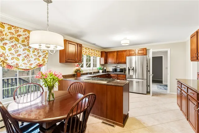 $855,000 | 113 Log Road, North Smithfield, RI 02830