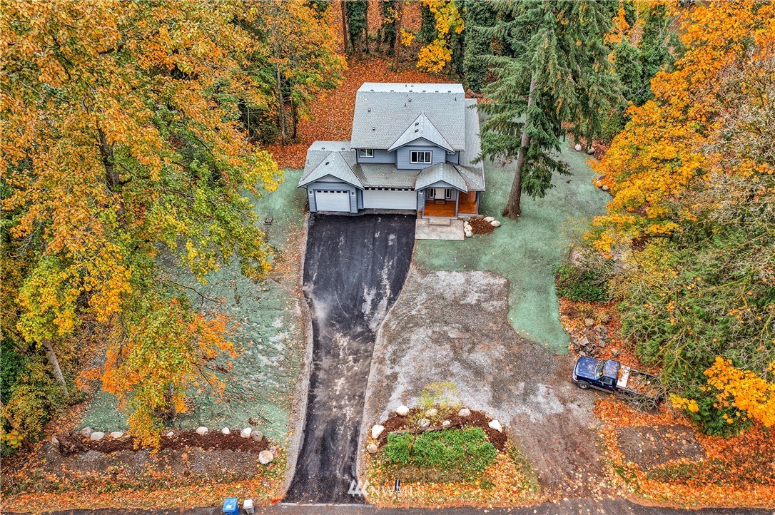 17839 Southeast 128th Street Renton, WA 98059 - Photo 33 of 35 front view of a house with a yard