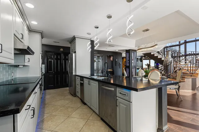 $799,900 | 3350 McCue Road, Unit 2404, Houston, TX 77056