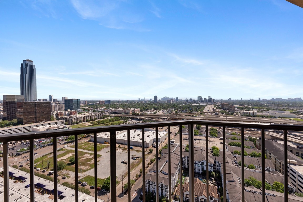 3350 McCue Road, Unit 2404 Houston, TX 77056 - Photo 20 of 49 a view of city from a balcony