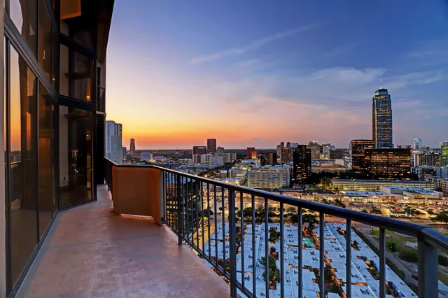 $799,900 | 3350 McCue Road, Unit 2404, Houston, TX 77056