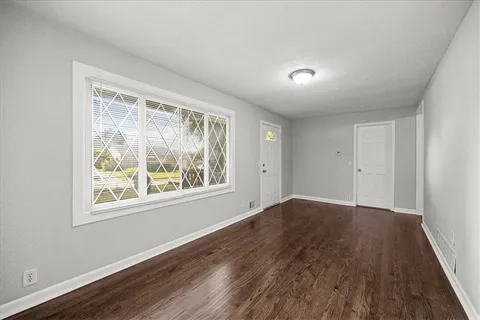 $140,000 | 1215 South Delaware, Independence, MO 64055