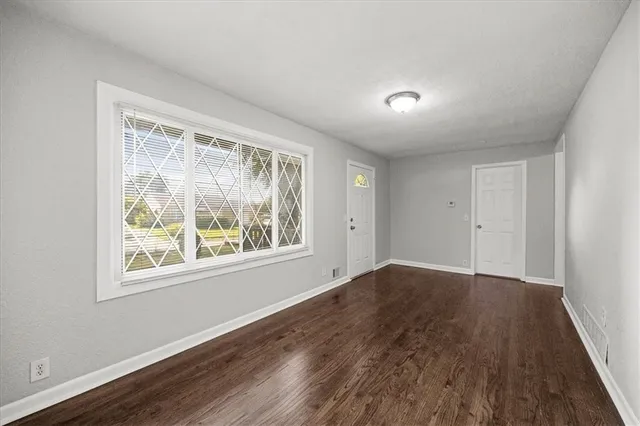 $140,000 | 1215 South Delaware, Independence, MO 64055