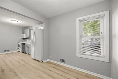 $140,000 | 1215 South Delaware, Independence, MO 64055