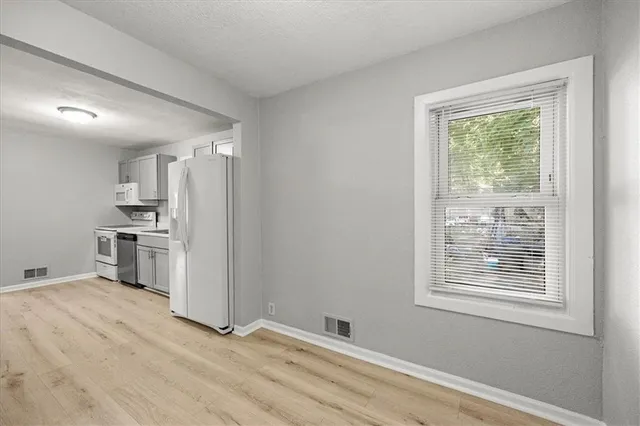 $140,000 | 1215 South Delaware, Independence, MO 64055