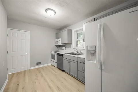 $140,000 | 1215 South Delaware, Independence, MO 64055