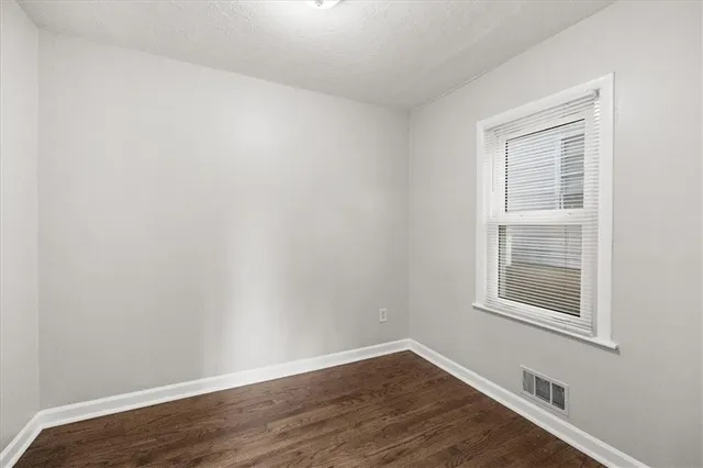 $140,000 | 1215 South Delaware, Independence, MO 64055