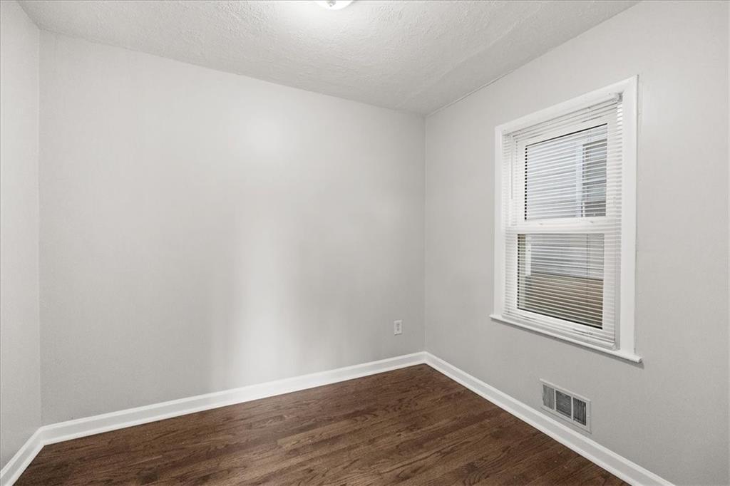 1215 South Delaware Independence, MO 64055 - Photo 8 of 18