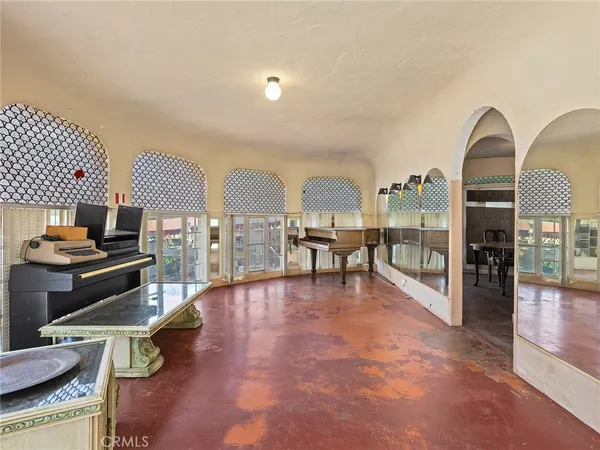 $699,996 | 8618 La Tuna Canyon Road, Sun Valley, CA 91352