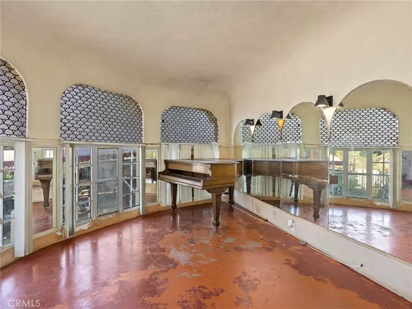 $699,996 | 8618 La Tuna Canyon Road, Sun Valley, CA 91352