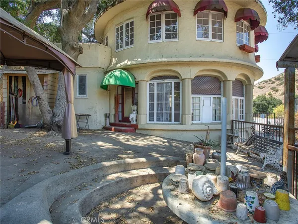 $699,996 | 8618 La Tuna Canyon Road, Sun Valley, CA 91352