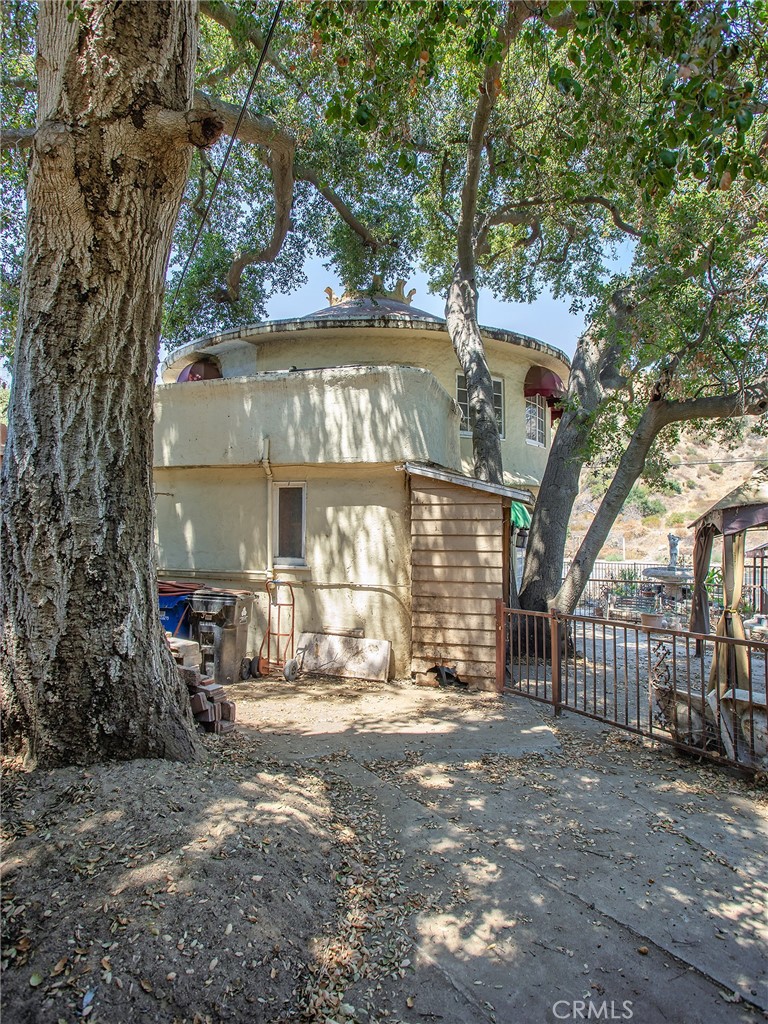 8618 La Tuna Canyon Road Sun Valley, CA 91352 - Photo 26 of 50 a view of a house with a outdoor space