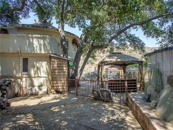 $699,996 | 8618 La Tuna Canyon Road, Sun Valley, CA 91352