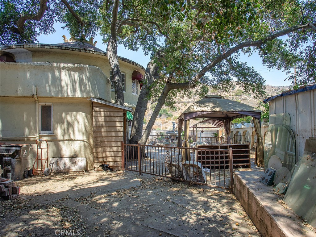 8618 La Tuna Canyon Road Sun Valley, CA 91352 - Photo 27 of 50