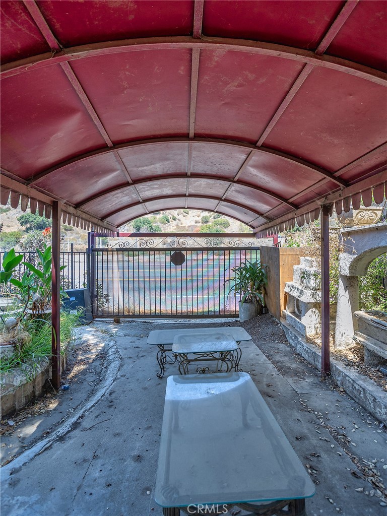 8618 La Tuna Canyon Road Sun Valley, CA 91352 - Photo 32 of 50 a view of a backyard with a patio