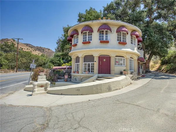 $699,996 | 8618 La Tuna Canyon Road, Sun Valley, CA 91352