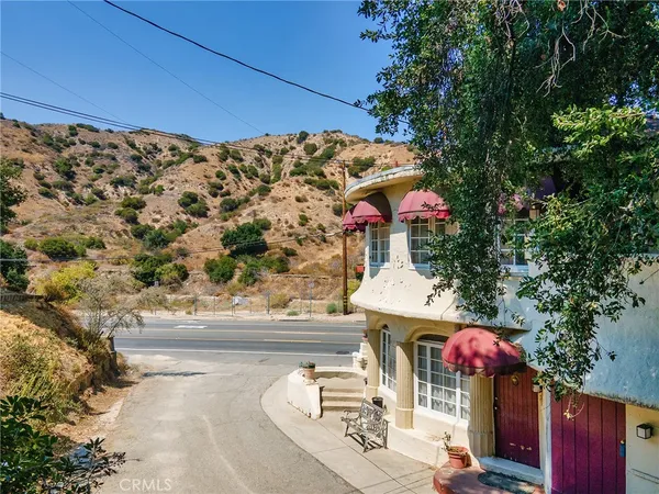 $699,996 | 8618 La Tuna Canyon Road, Sun Valley, CA 91352