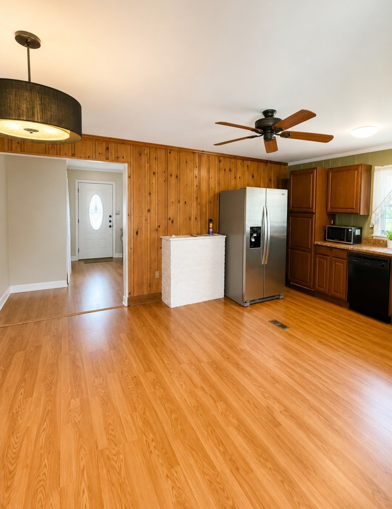4405 Main Street Hodges, SC 29653 - Photo 8 of 10