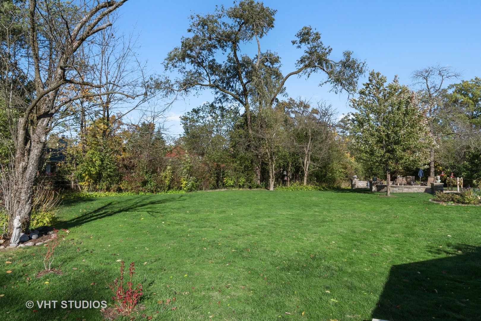 375 Maple Row Northfield, IL 60093 - Photo 31 of 38 a view of a grassy field with trees