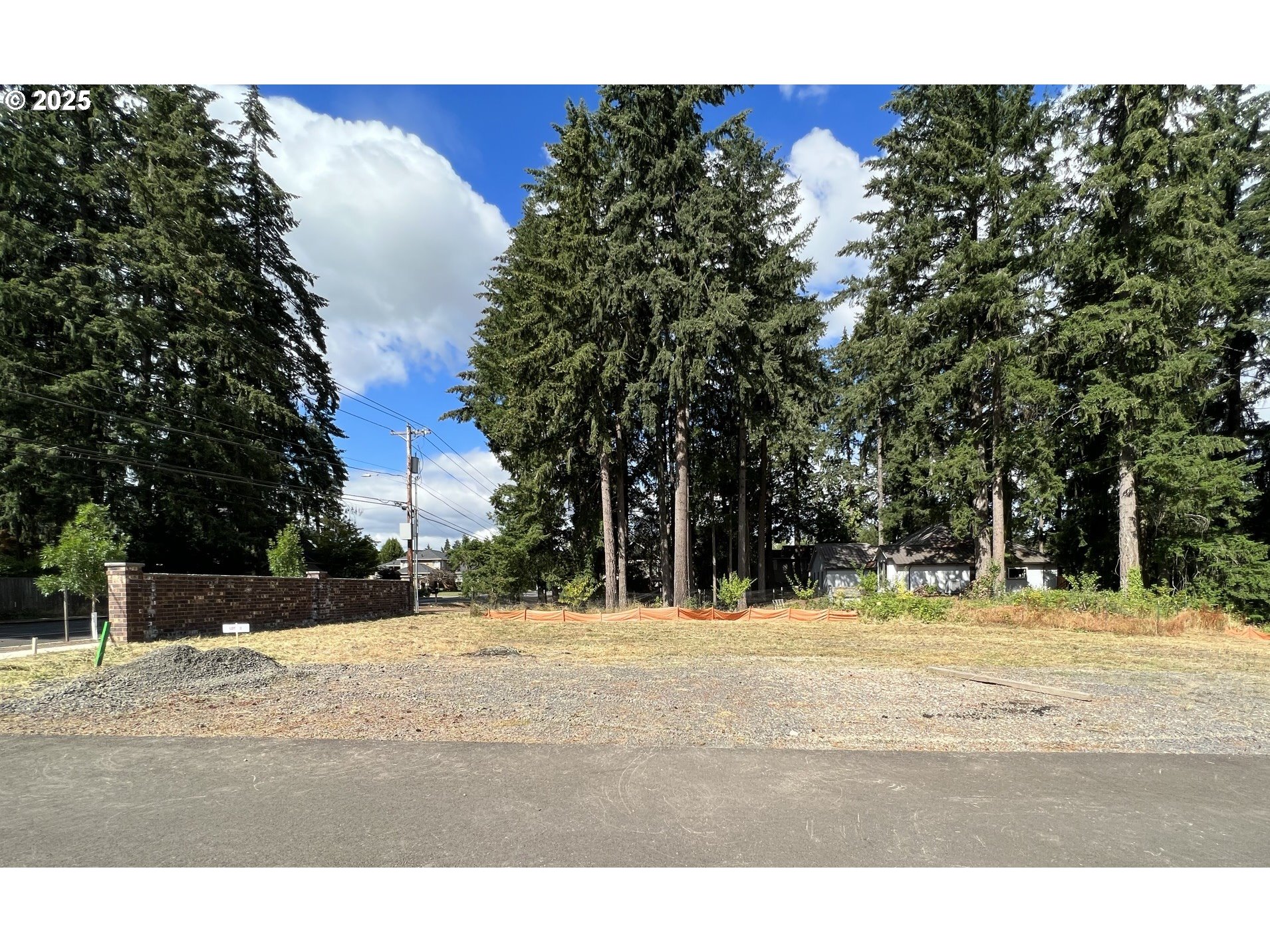 10609 Southwest Hazelbrook Road Tualatin, OR 97062 - Photo 5 of 5 a view of a yard in front of a house