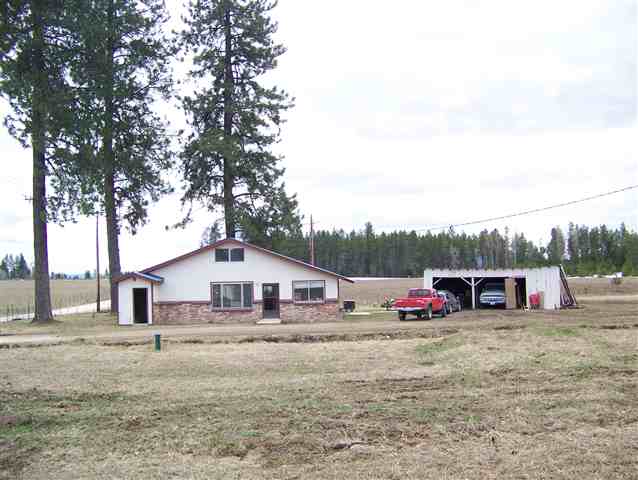 4792 Whittier Road Clayton, WA 99110 - Photo 1 of 9