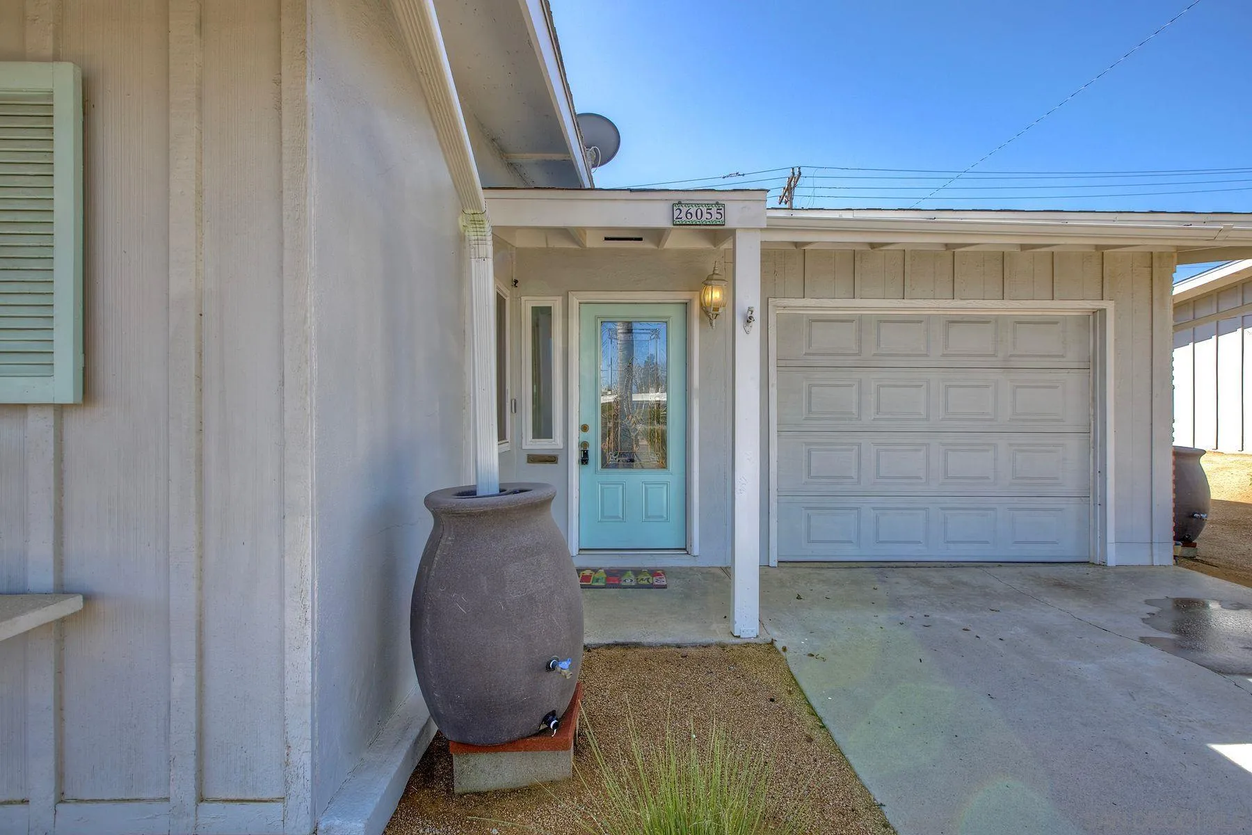 26055 Cherry Hills Boulevard Menifee, CA 92586 - Photo 5 of 31 a view of entryway with a rug