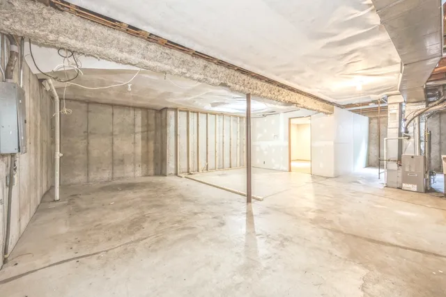 $2,250 | 355 South Collins Street, Unit 355, South Elgin, IL 60177