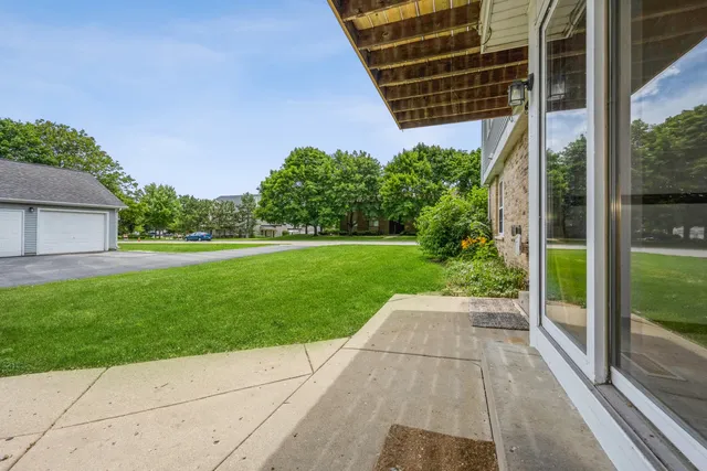 $2,250 | 355 South Collins Street, Unit 355, South Elgin, IL 60177