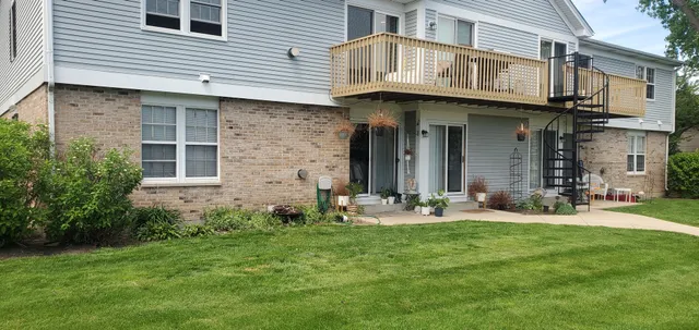 $2,250 | 355 South Collins Street, Unit 355, South Elgin, IL 60177