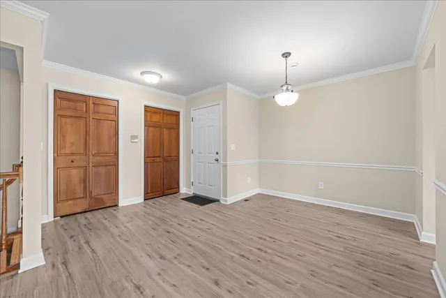 $2,250 | 355 South Collins Street, Unit 355, South Elgin, IL 60177