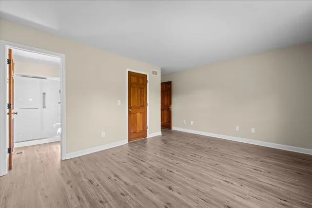 $2,250 | 355 South Collins Street, Unit 355, South Elgin, IL 60177