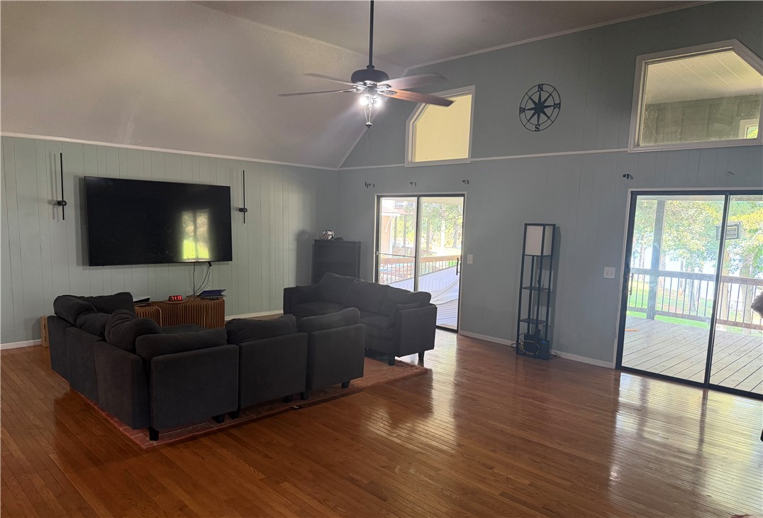110 Kenneth Drive Anderson, SC 29626 - Photo 3 of 35 Living room