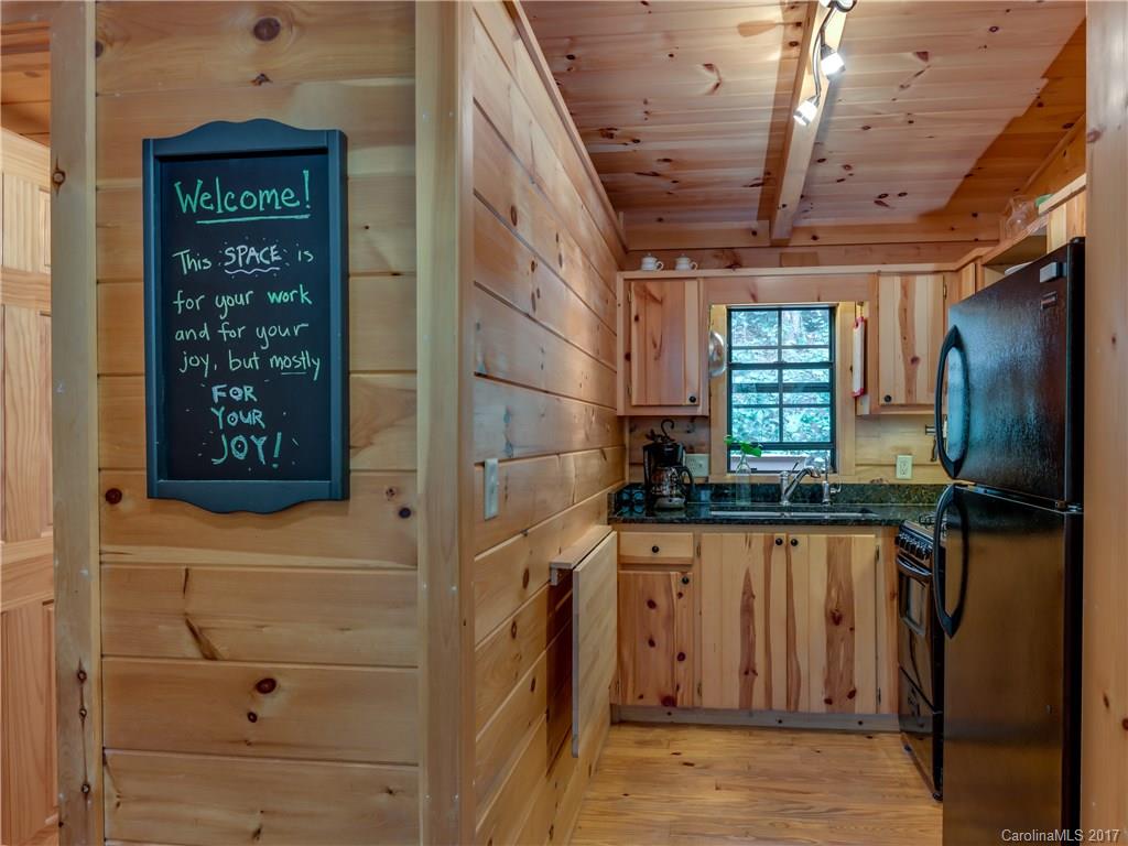 208 Sienna Road, Unit 6 Saluda, NC 28773 - Photo 5 of 18 Gallery Image 5