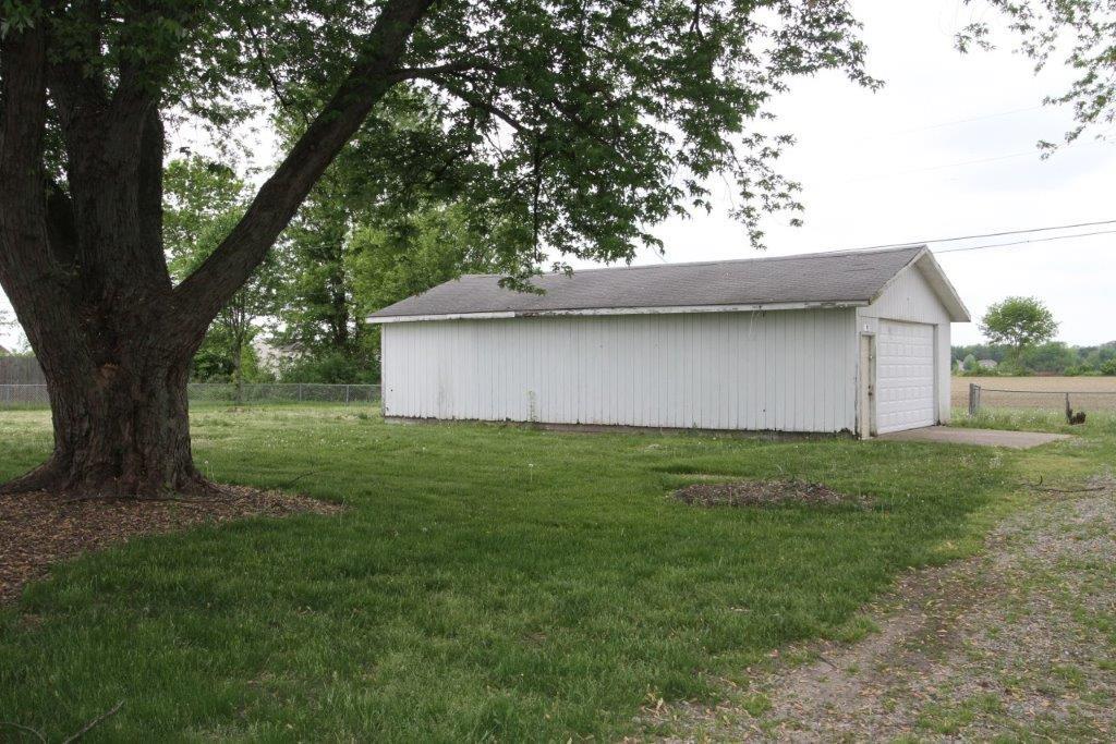 1740 North Blue Road Greenfield, IN 46140 - Photo 9 of 9 Gallery Image 9
