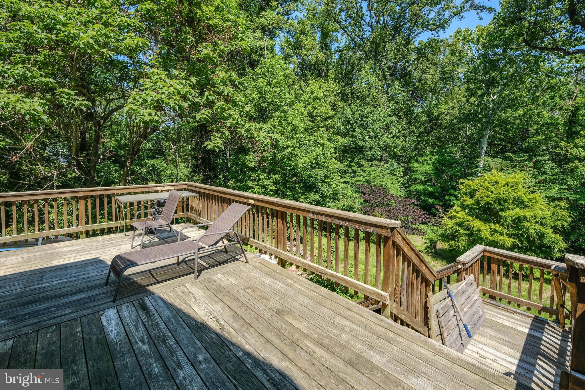 1195 Shangri-La Road Bentonville, VA 22610 - Photo 12 of 64 a view of balcony with wooden floor and fence