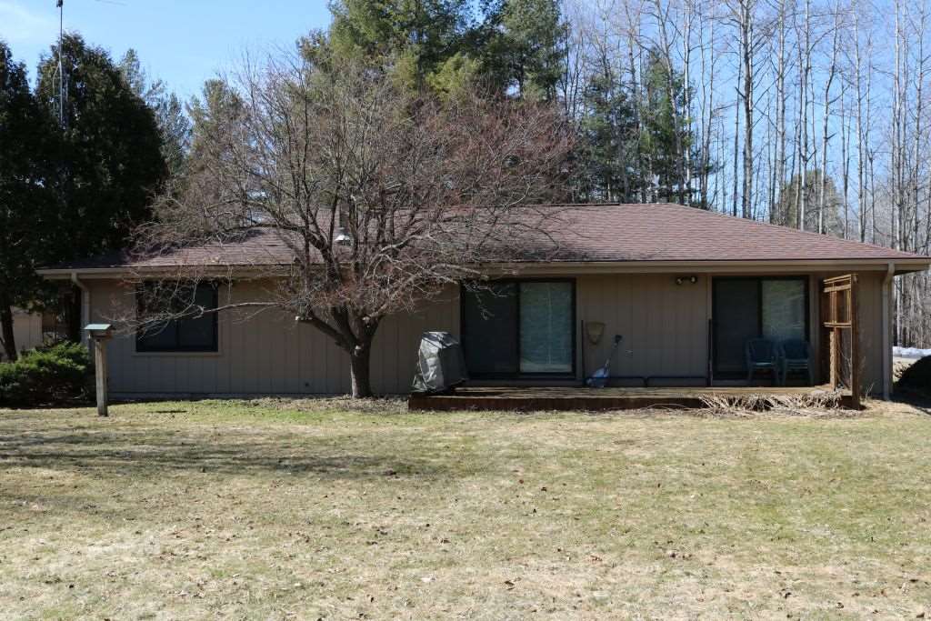 826 East River Road Traverse City, MI 49696 - Photo 2 of 38 1873700-1.JPG