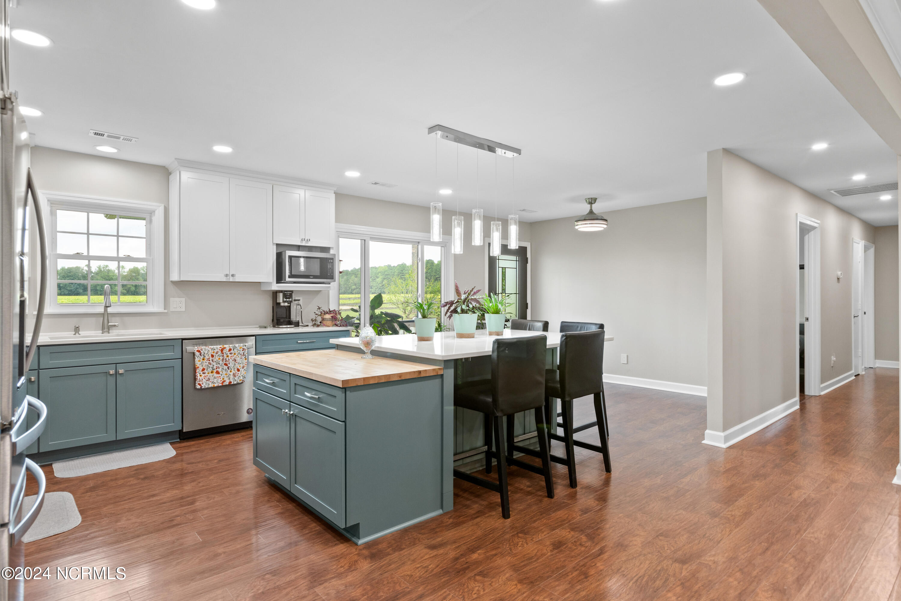 460 Blueberry Farm Road Maysville, NC 28555 - Photo 10 of 36 Kitchen