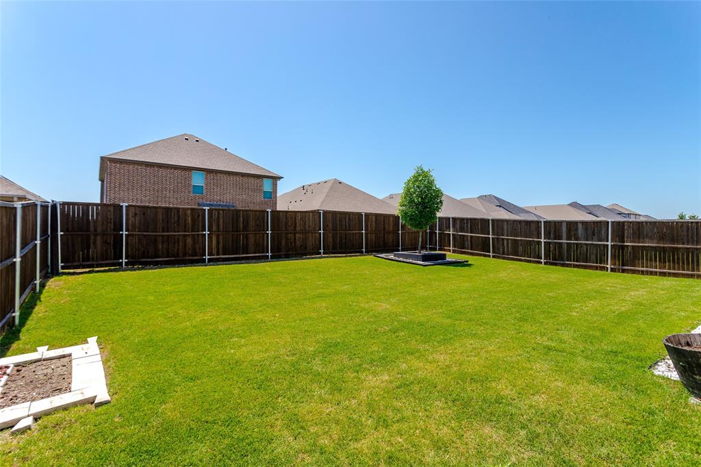 621 Hazeltine Road Red Oak, TX 75154 - Photo 8 of 33