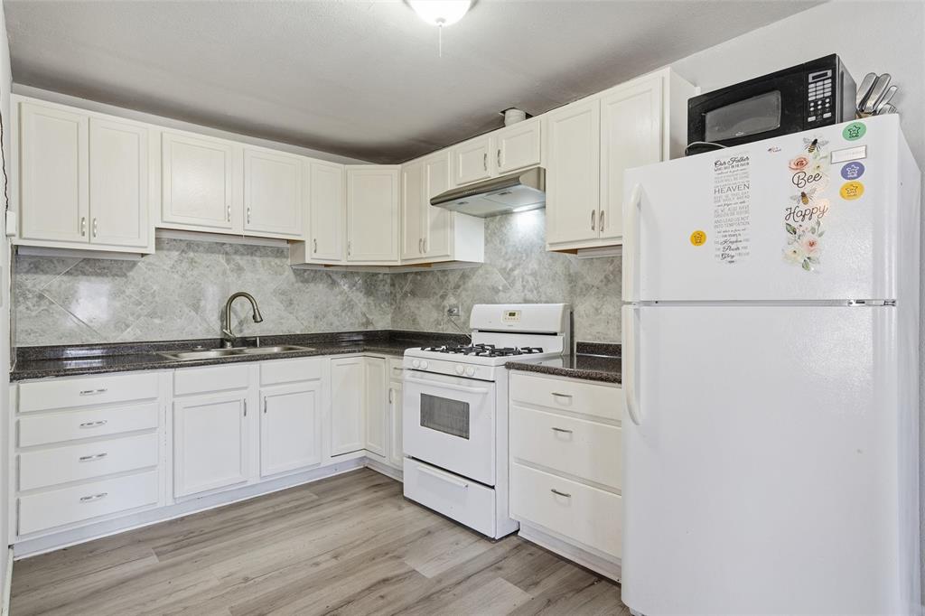 705 North 33rd Street Waco, TX 76707 - Photo 3 of 15