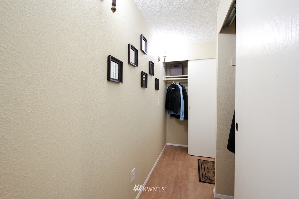 12107 Bel-Red Road, Unit D103 Bellevue, WA 98005 - Photo 3 of 11