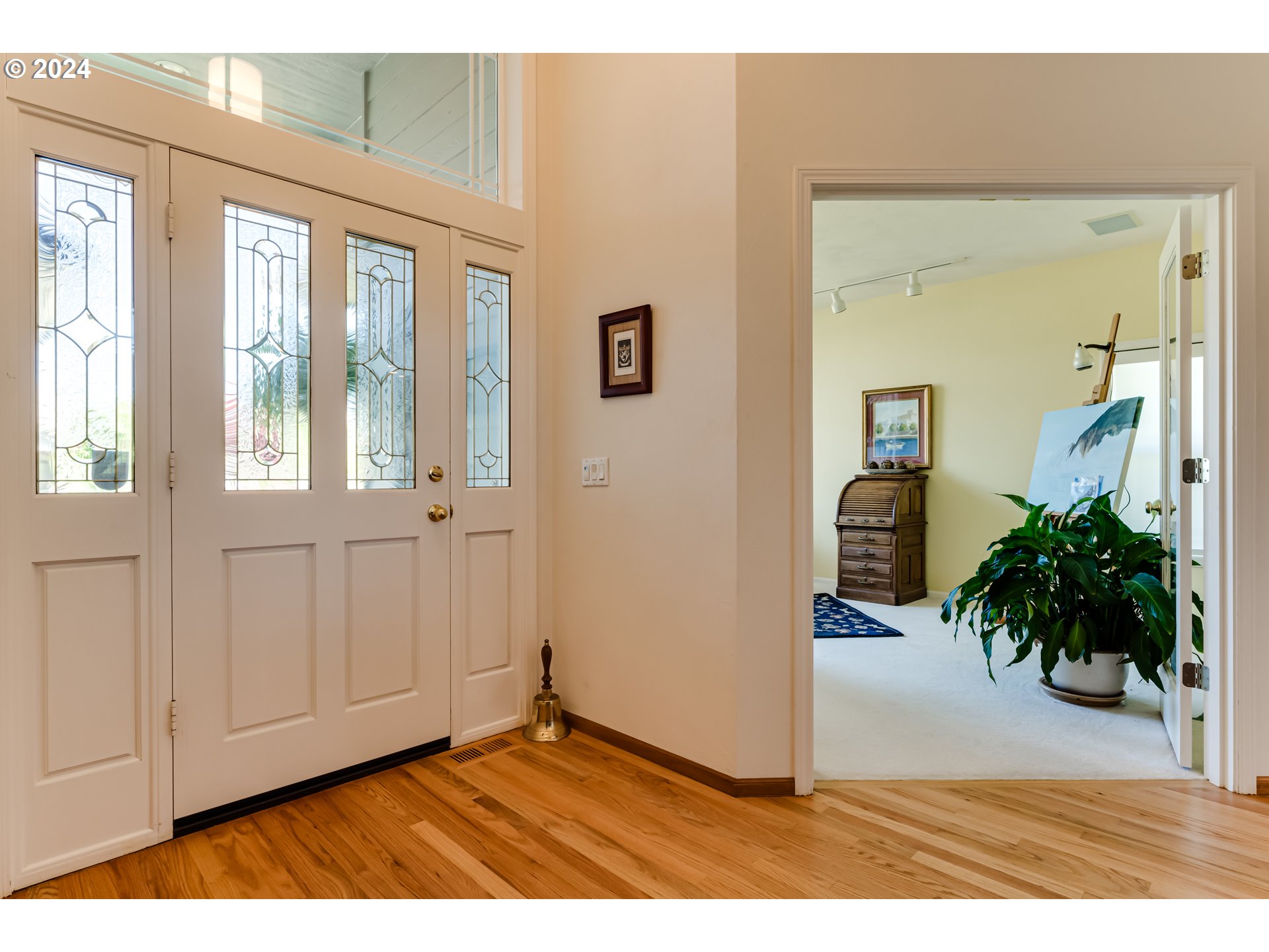 999 Old Orchard Lane Springfield, OR 97477 - Photo 21 of 34 a view interior of the house
